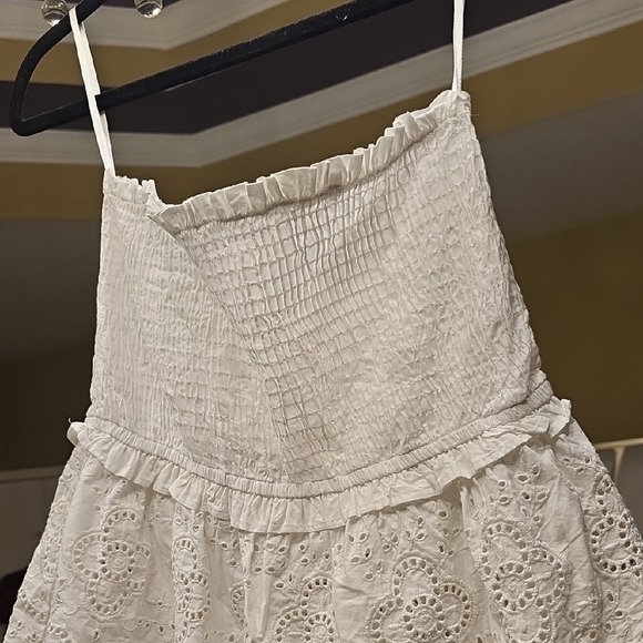 Elegant White Lace Peplum Blouse - Picture 4 of 13